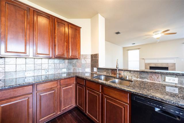 Building Photo - 9208 Longview Dr