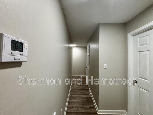 Building Photo - 308 Commons Dr