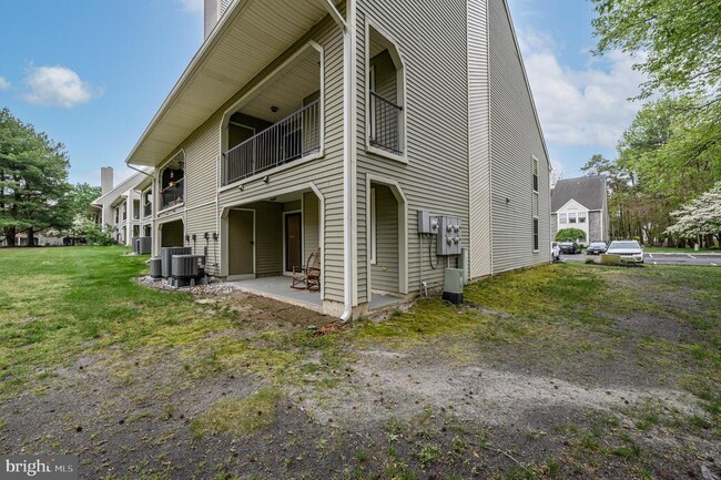 Building Photo - 17 Chelmsford Ct