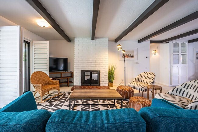 Building Photo - Luxury Mid-Century Retreat in the Heart of the Historic Movie Colony (Monthly Only - No Long Term)
