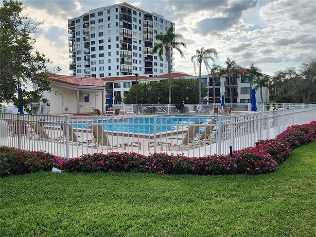 Building Photo - 6291 Bahia Del Mar Cir N