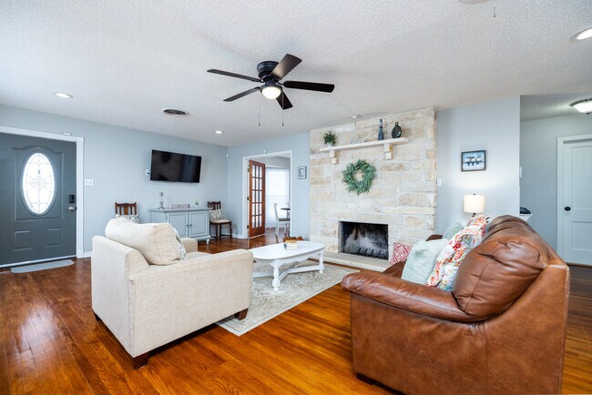 Primary Photo - 212 N Magdalen St