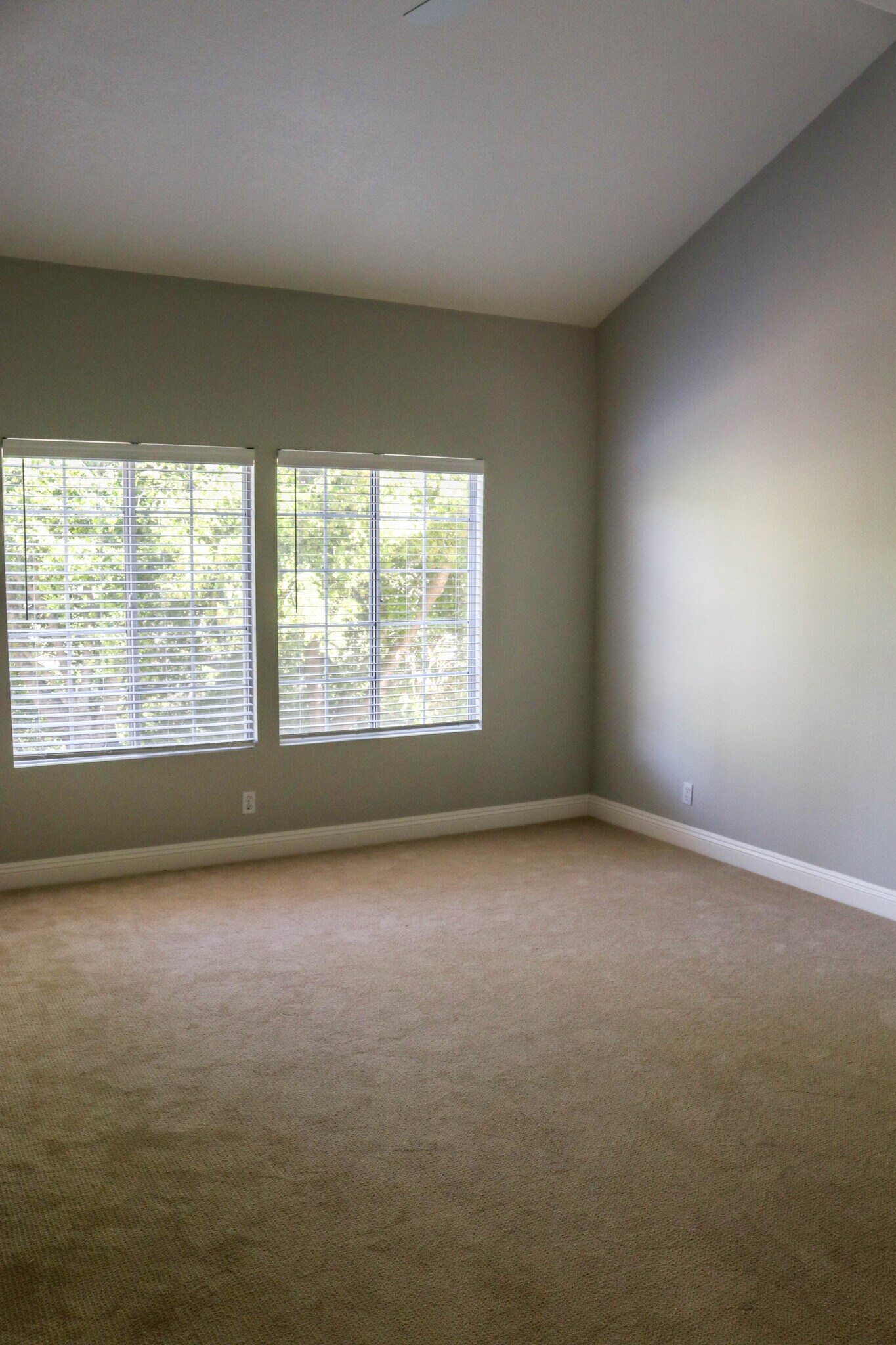 Building Photo - 1032 Cherry Creek Cir