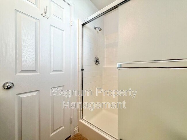 Building Photo - 29751 Maxmillian Ave