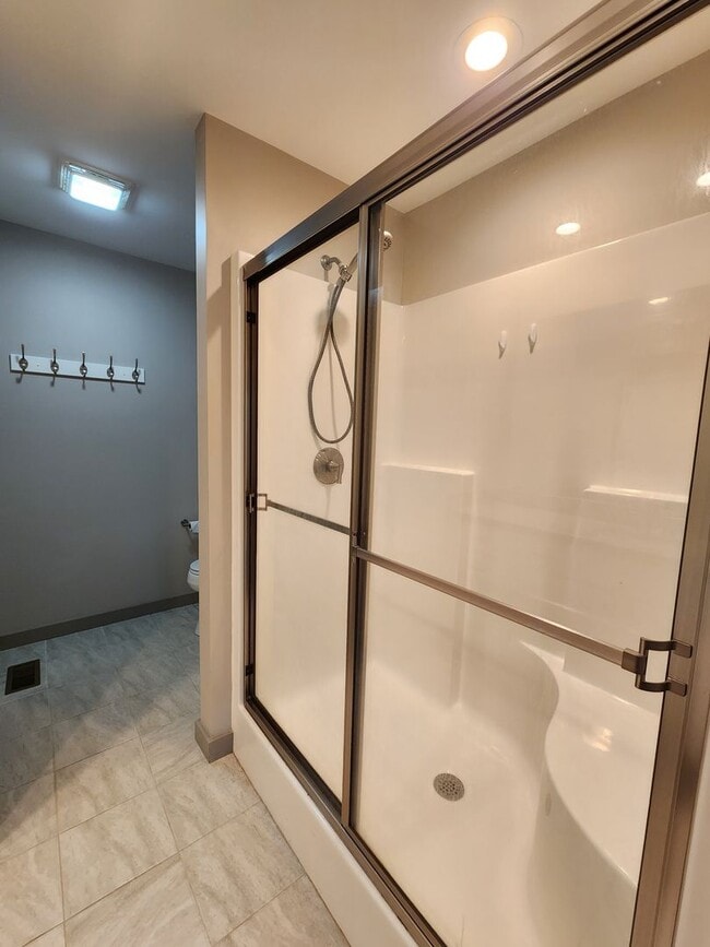 Building Photo - Asheville Rental!