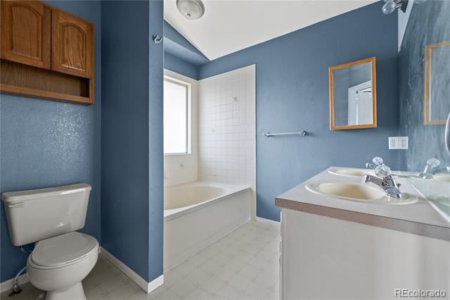 Building Photo - 8847 Cloverleaf Cir