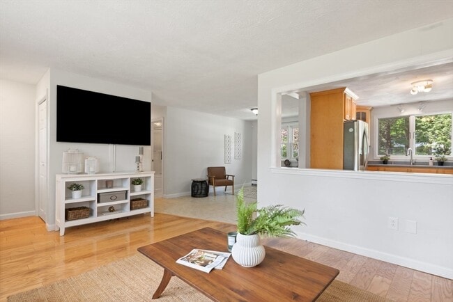 Building Photo - 112 Argilla Rd