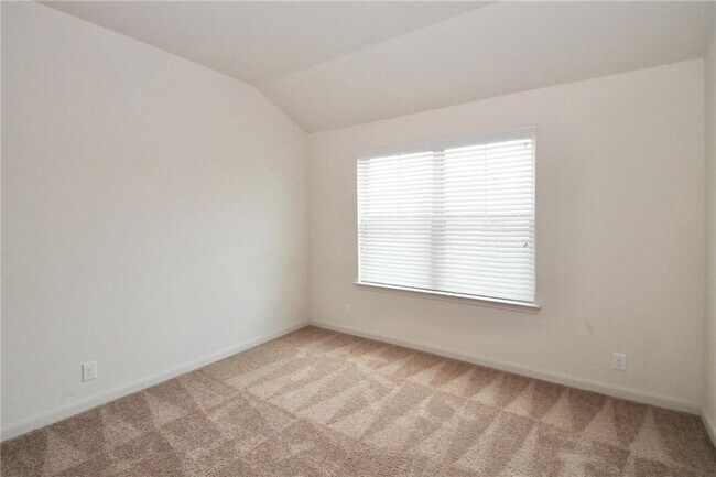 Building Photo - 1620 Bryant Dr