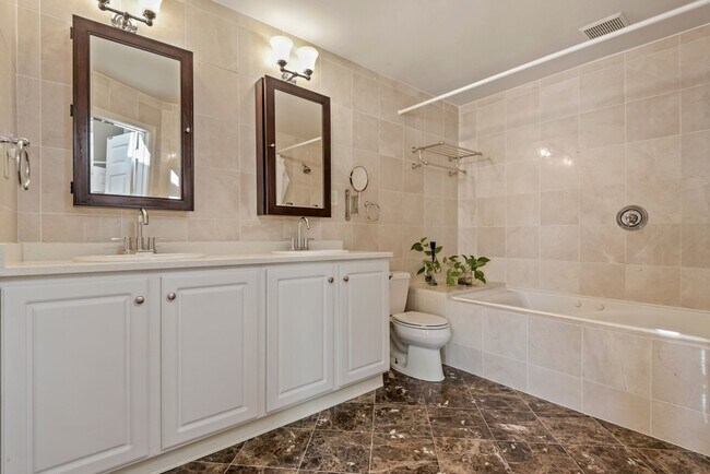 Building Photo - 8015 Merry Oaks Ln