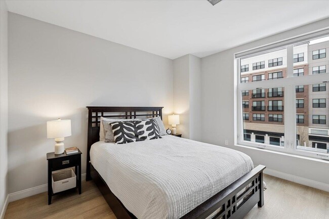 Building Photo - 18 Artisan Dr