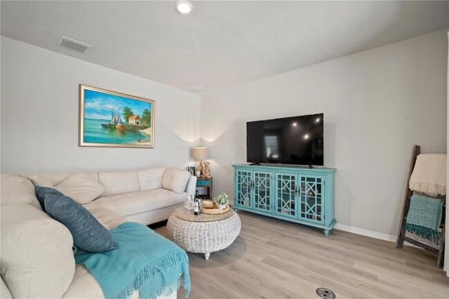 Building Photo - 5636 Silver Sun Dr