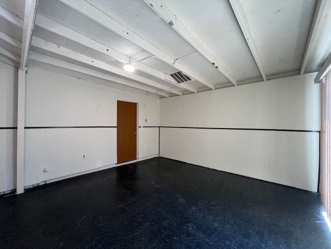 Building Photo - 3 Bedroom 2 Bathroom House with RV Parking...