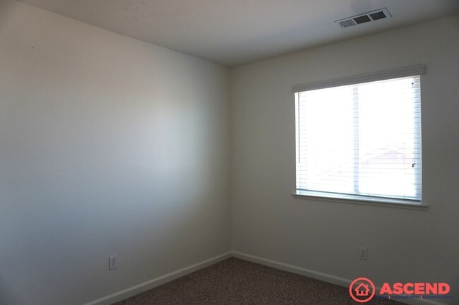 Building Photo - 2226 Via Tuscania Ave