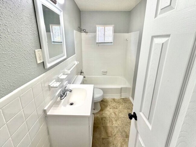 Building Photo - Renovated 3 BR home in the Frayser area, Now Available!