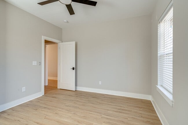 Building Photo - 4 Bedroom Rental in The Nations!