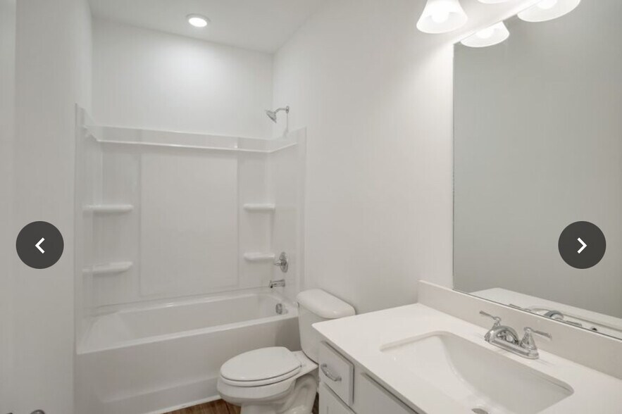 Building Photo - 236 Summerlin Dr