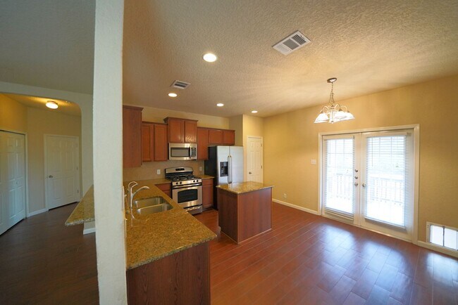 Building Photo - Beautiful One Story Home in Gated Community. Realtor Commission Offered: $500
