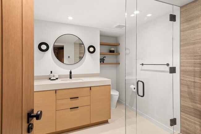 Building Photo - 164 Eastwood Rd