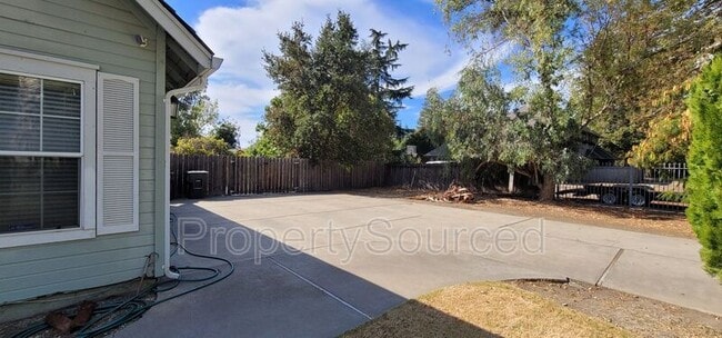 Building Photo - 5054 E Eastview Dr