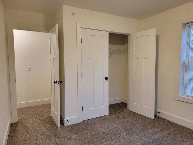 Building Photo - 16 Burk Ct