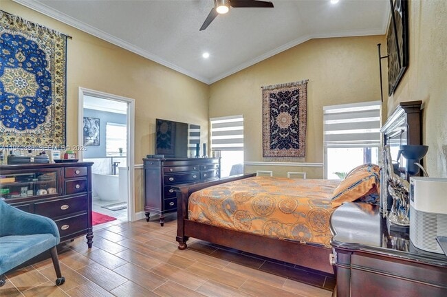 Building Photo - 311 SW 203rd Ave