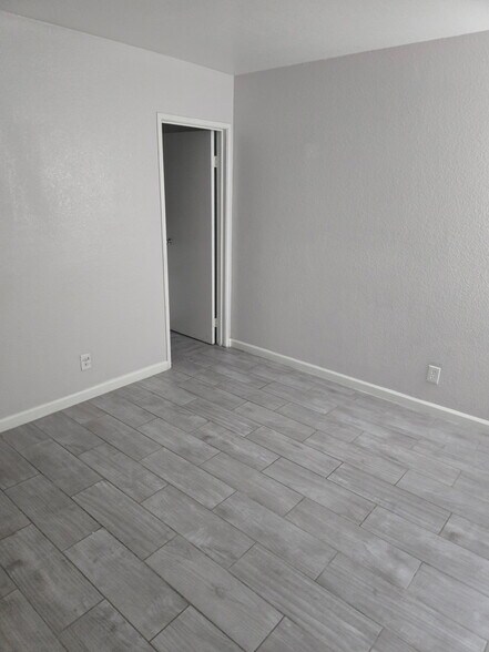 Building Photo - 33 Gold Bar Ct