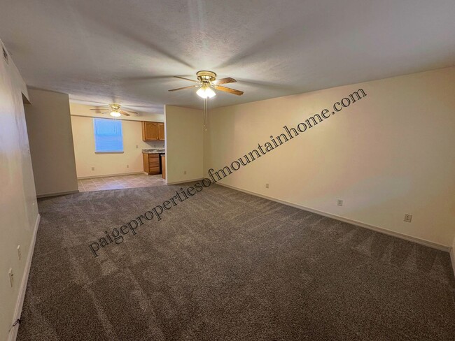 Building Photo - 1218/1220 Ridgecrest