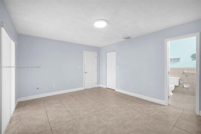 Building Photo - 6611 SW 127th Ct