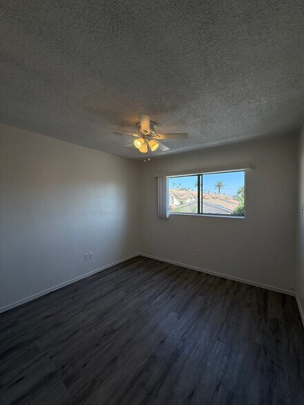 Building Photo - 14026 Paramount Blvd