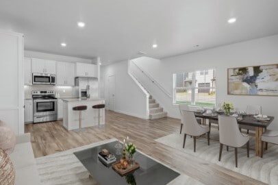 Building Photo - 547 W Pickens Rd