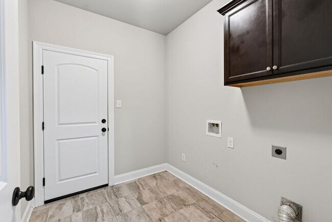 Building Photo - 15034 Belhaven St