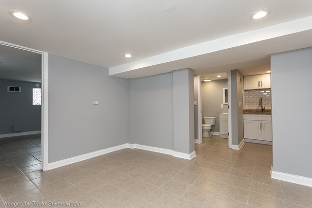 Building Photo - 447 W 81st St