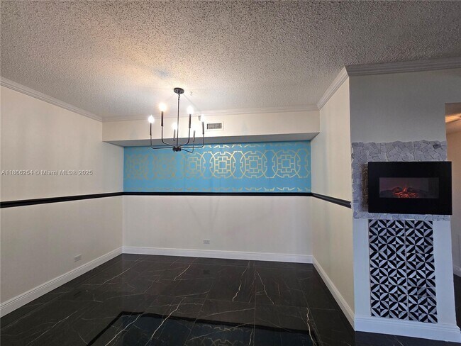 Building Photo - 7400 Radice Ct