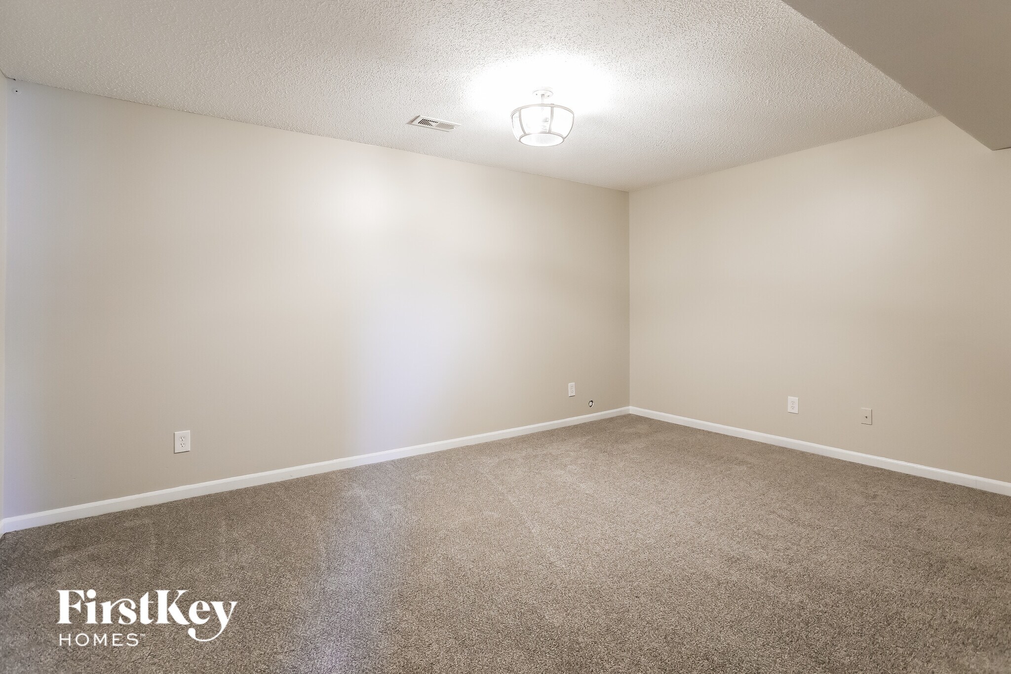 Building Photo - 1109 Wiltshire Blvd