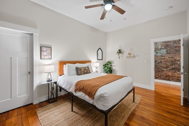 Building Photo - 124 Strawberry Alley