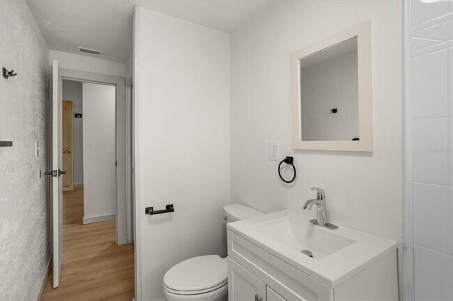 Building Photo - 8725 Erie Ln