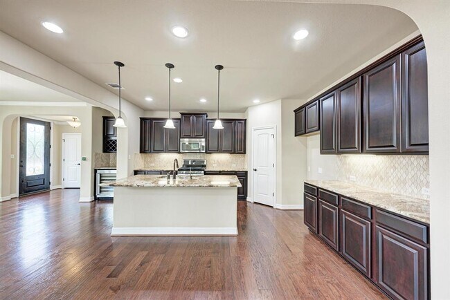 Building Photo - 12300 Terraza Cir