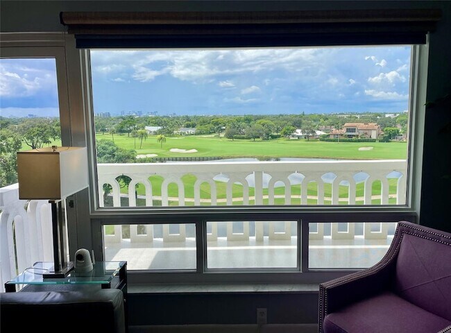 Building Photo - 2500 NE 48th Ln