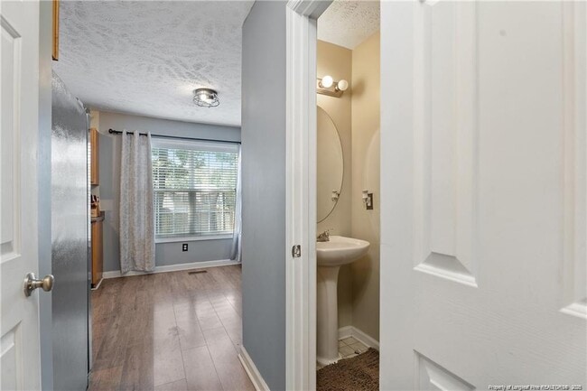 Building Photo - 717 Lenoir Dr