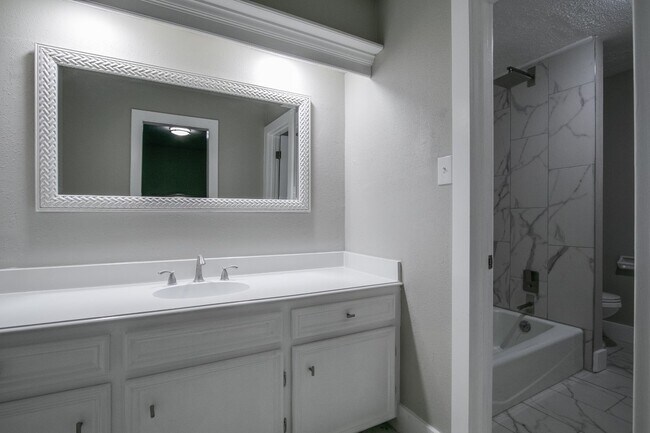 Building Photo - 16623 Wimbledon Forest Dr