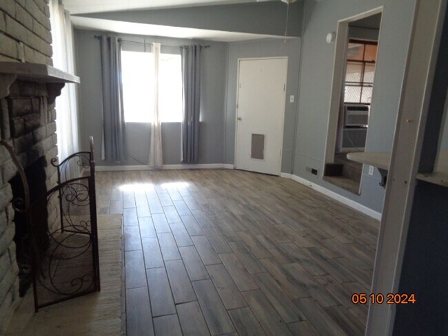 Building Photo - Bruckner/51st St West