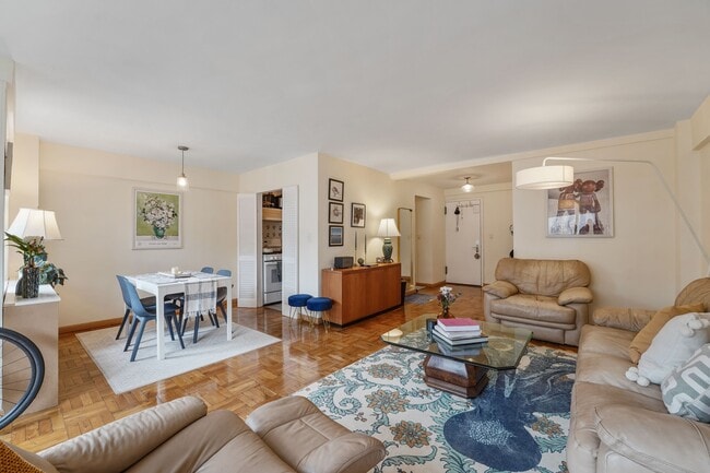 Building Photo - 420 E 64th St