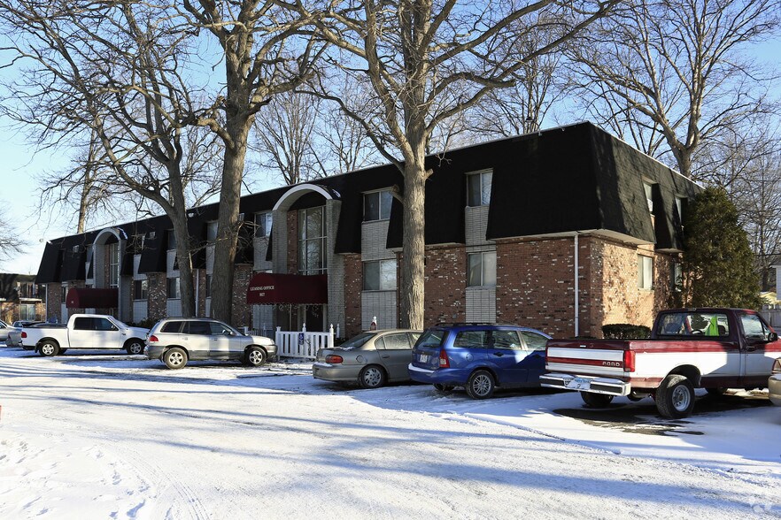 Tower Regency & Tower Garden 1027 Tower Blvd Lorain OH 44052