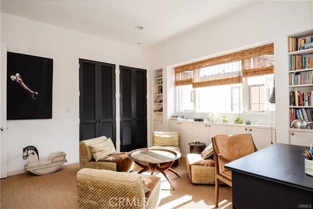 Building Photo - 621 31st St