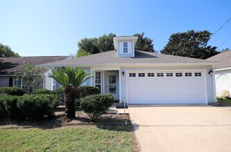 Building Photo - Great Location in Fort Walton Beach