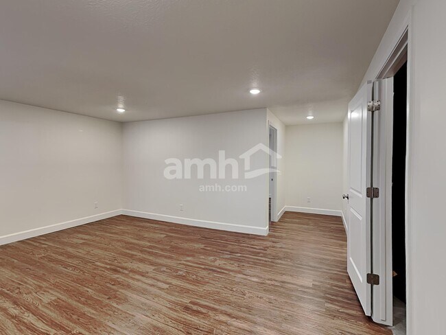 Building Photo - 5924 Verdigris Dr