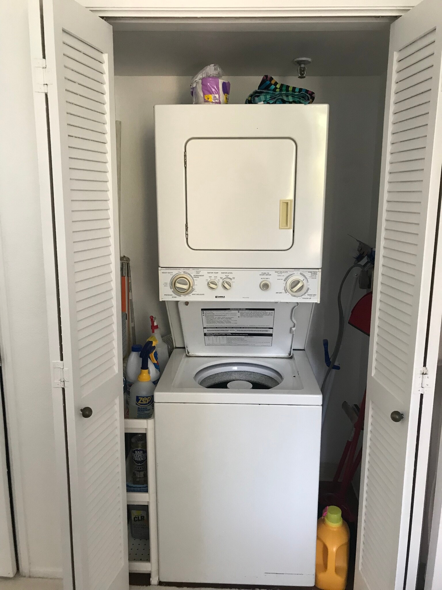 Washer dryer in the condo - 850 State St