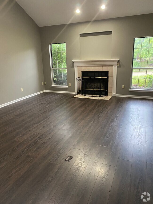 Building Photo - Beautiful & Spacious House in Green Meadow...
