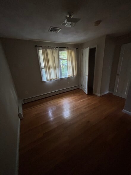 Building Photo - 5 Nichold St