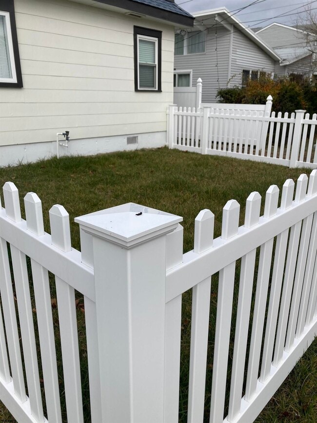 Building Photo - 273 38th St S